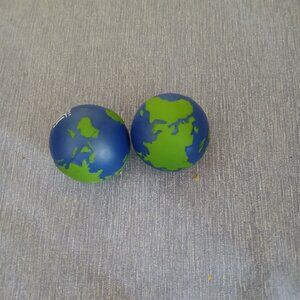 Earth Balls Sensory Stress Balls x 2 Stimulating, Calming Used